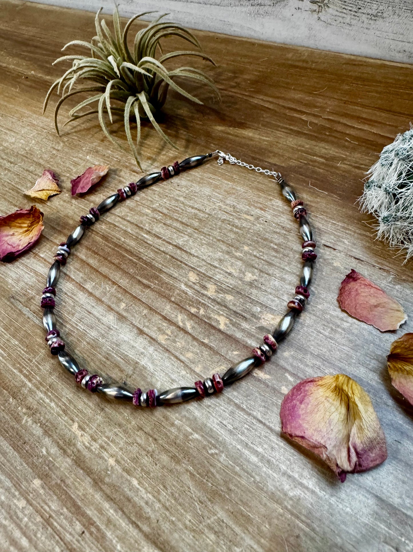 Torpedo choker Sterling Silver Pearls and Purple Spiny