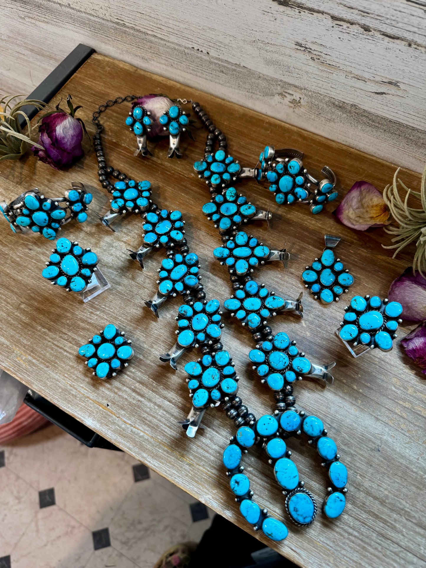Complete squash blossom set with Kingman turquoise and sterling silver, handmade by Navajo silversmith Wilson Dawes, one of a kind heirloom