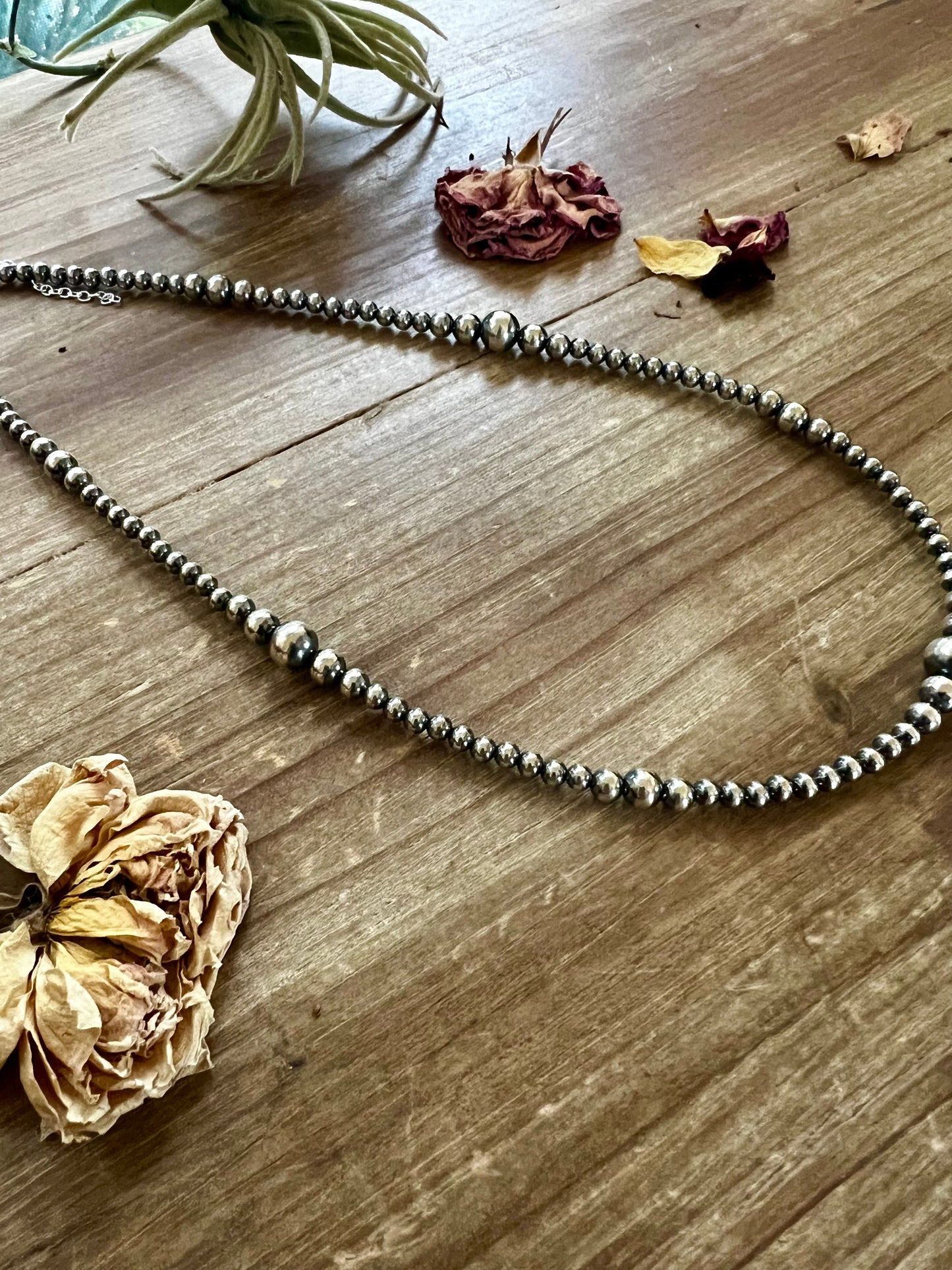 Western-style sterling silver pearl necklace for layering