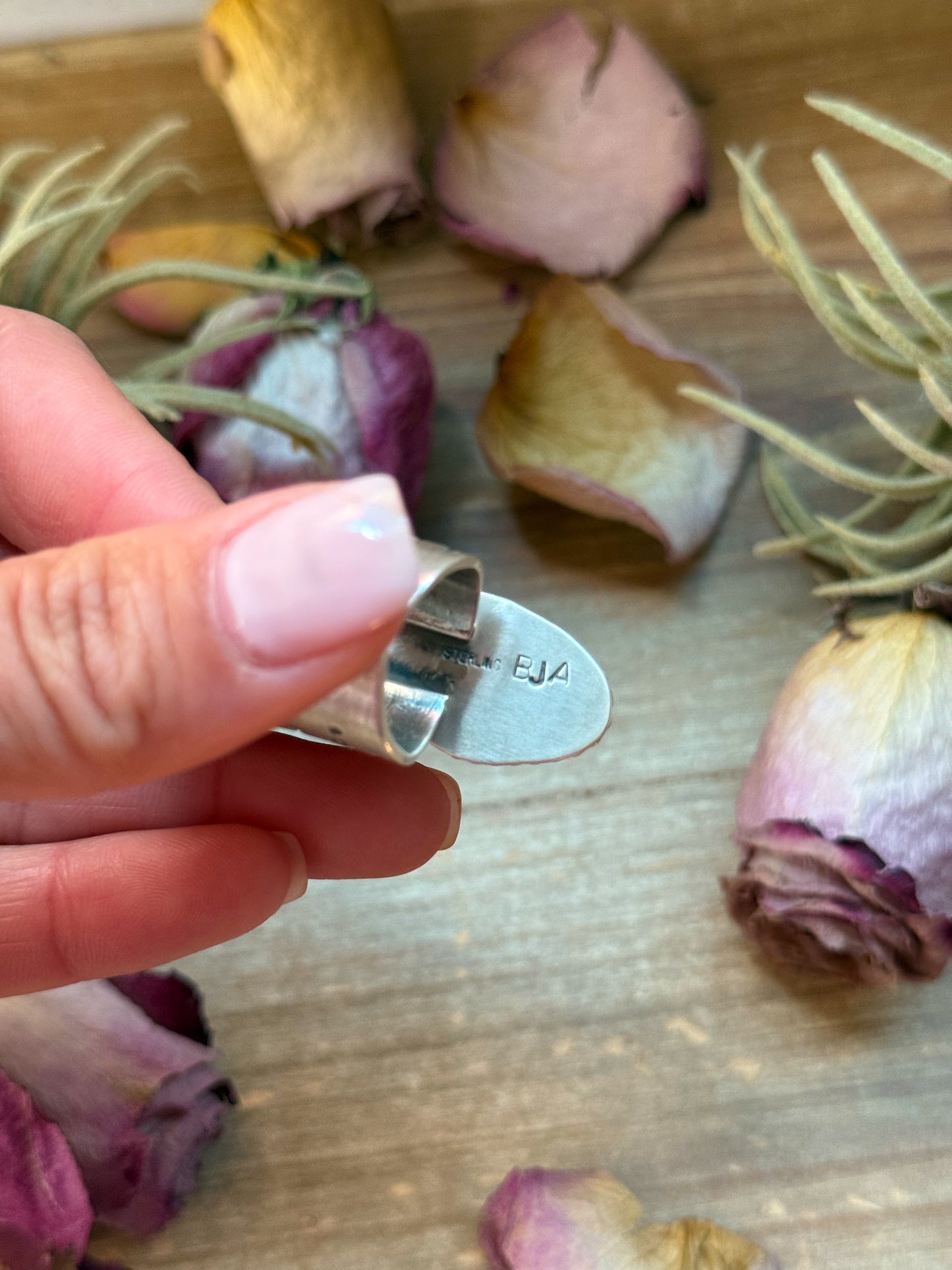 Kingman Turquoise & Pink Conch Sterling Silver Ring – Size 6.5