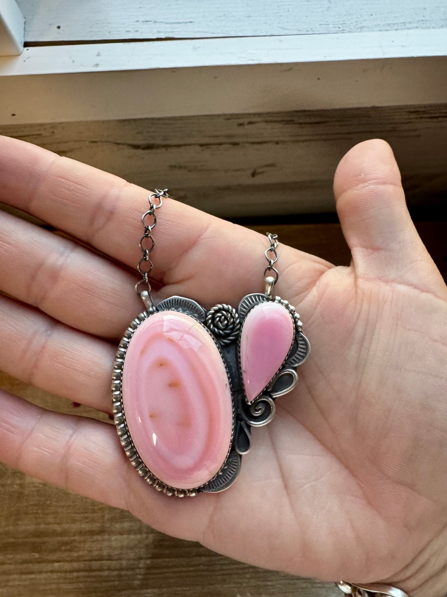 19 inch sterling silver necklace with pink conch