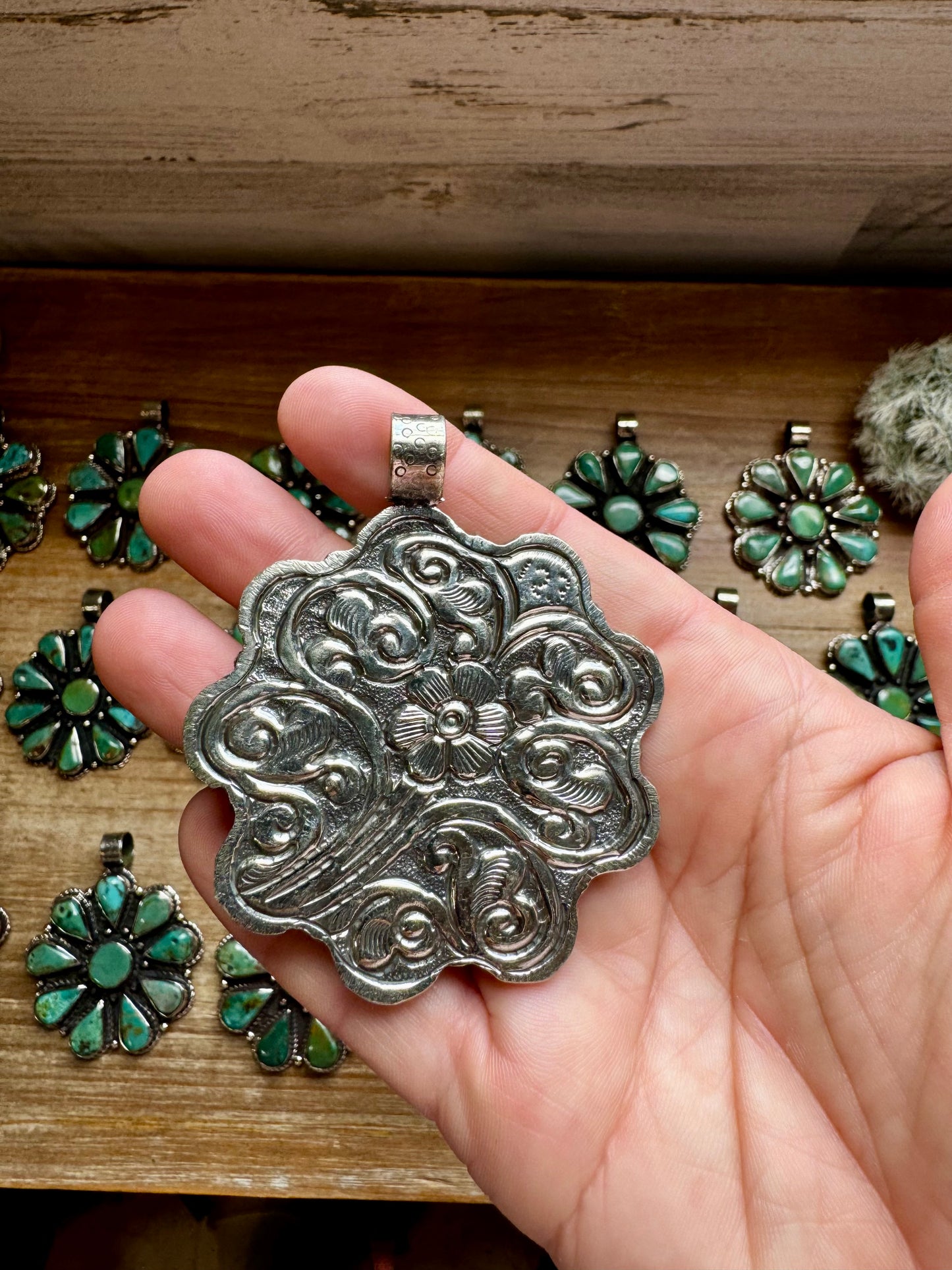 Flower turquoise pendant