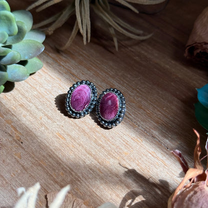 MJ Dark Purple Spiny Oyster Oval Stud Earrings with Beaded Wire