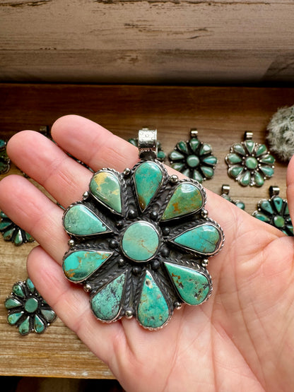 Flower turquoise pendant