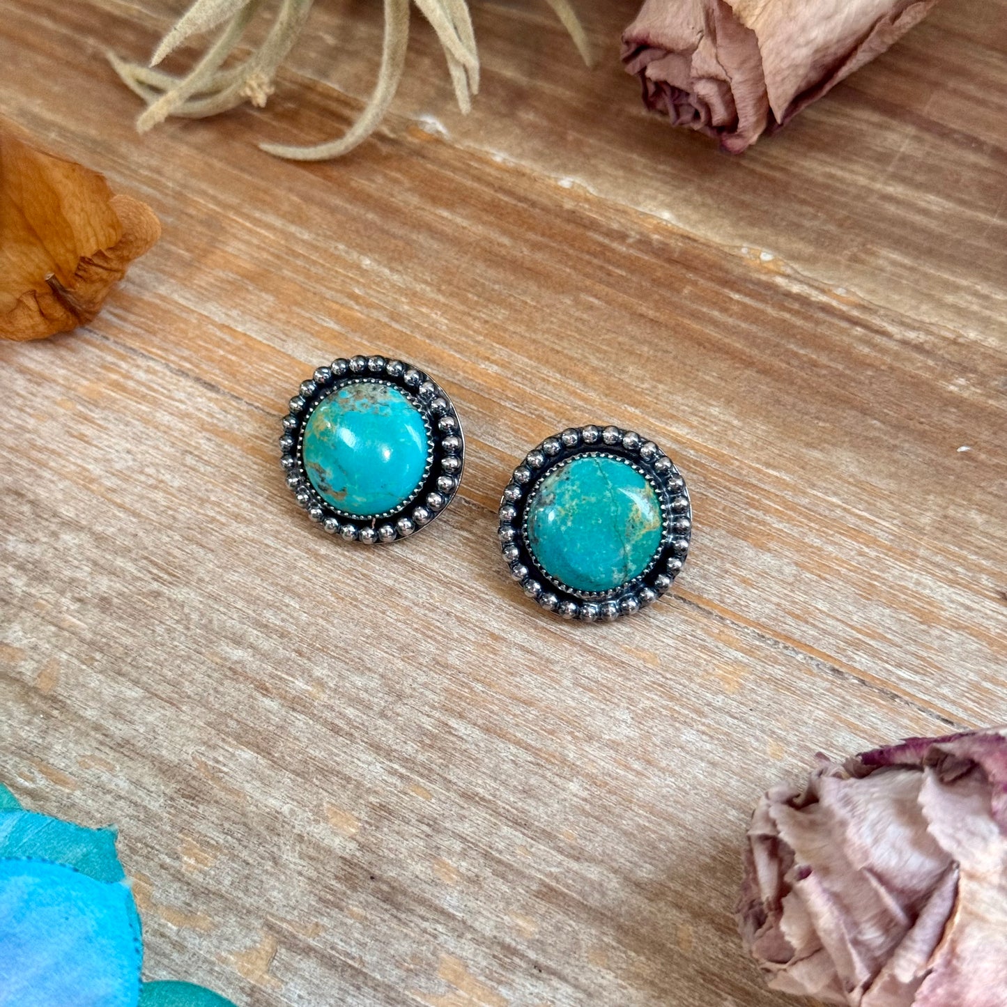 Round Turquoise Beaded Border Stud Earring