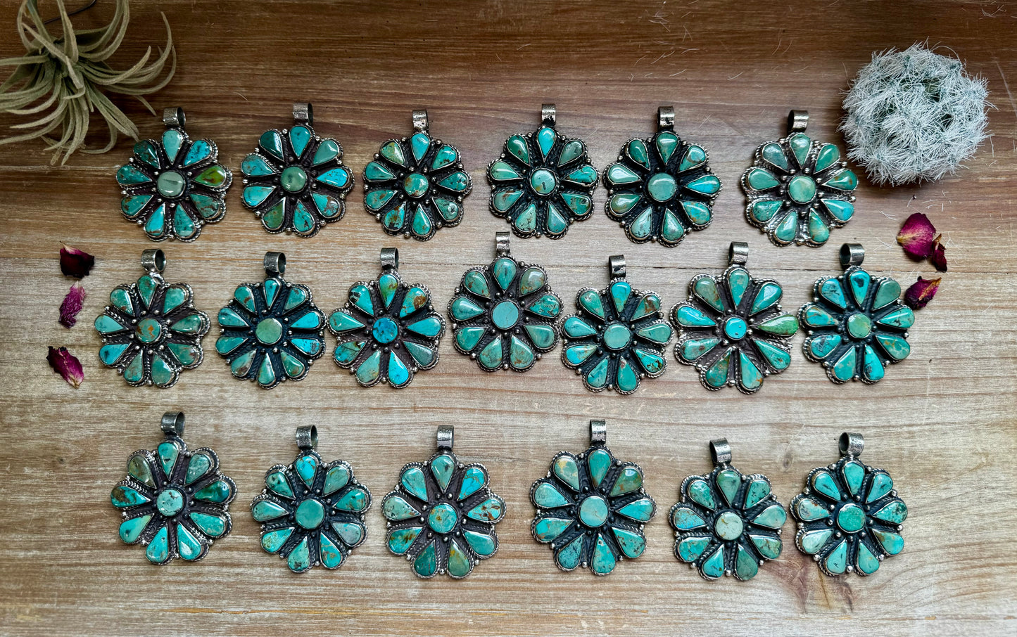 Flower turquoise pendant