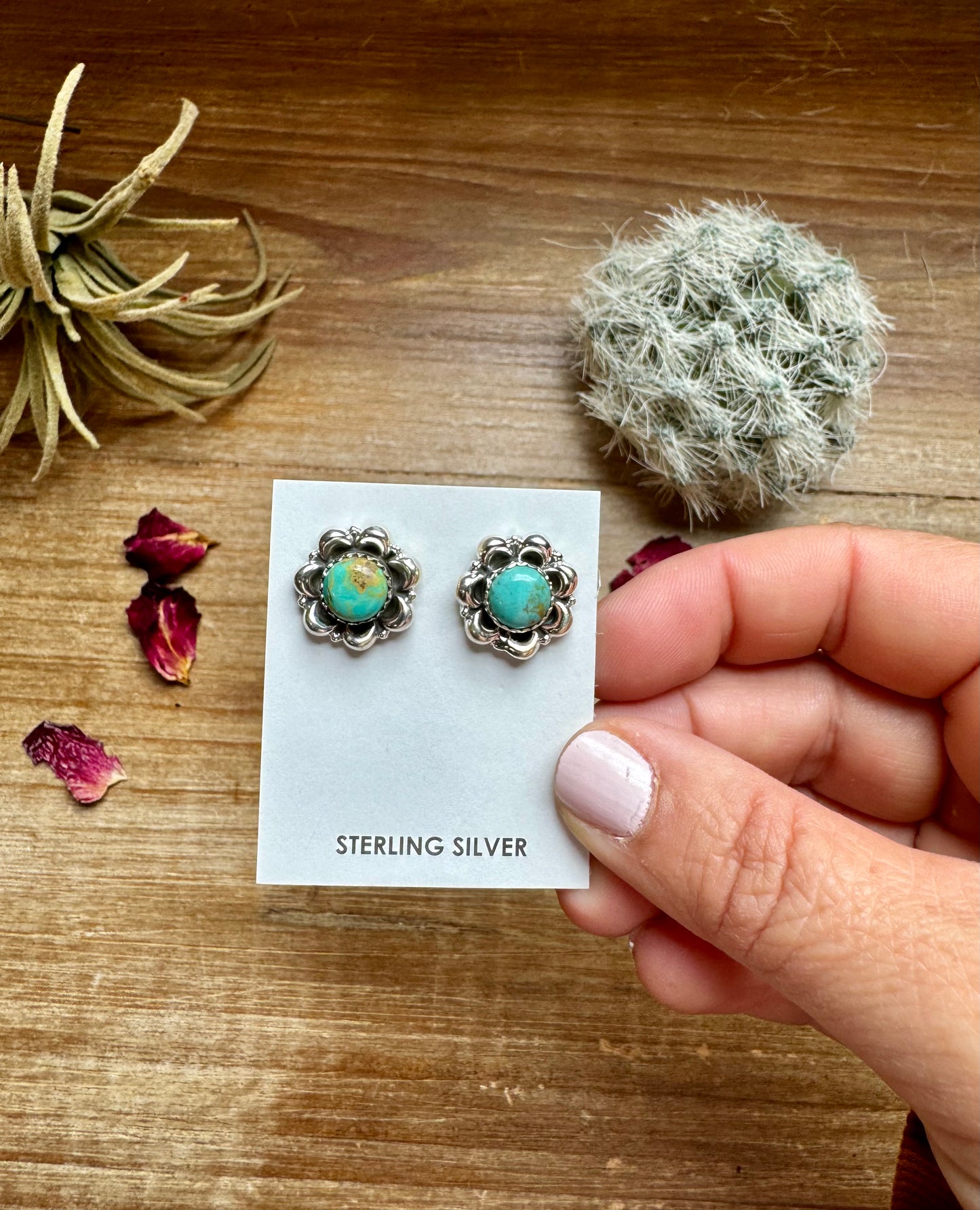 Stud flower kingman turquoise earrings option 1