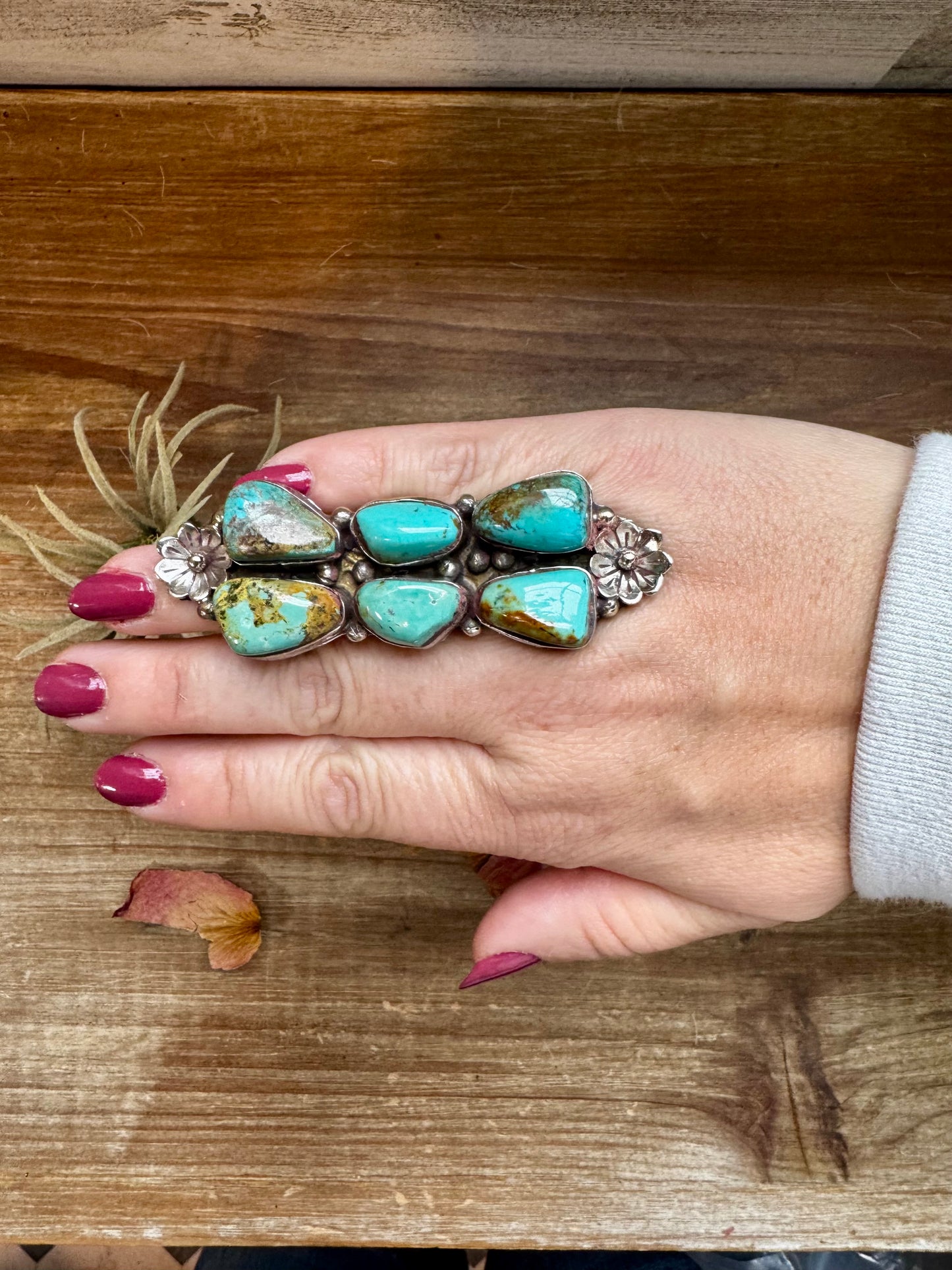 Long Turquoise Ring with flower - Adjustable - Brass silver