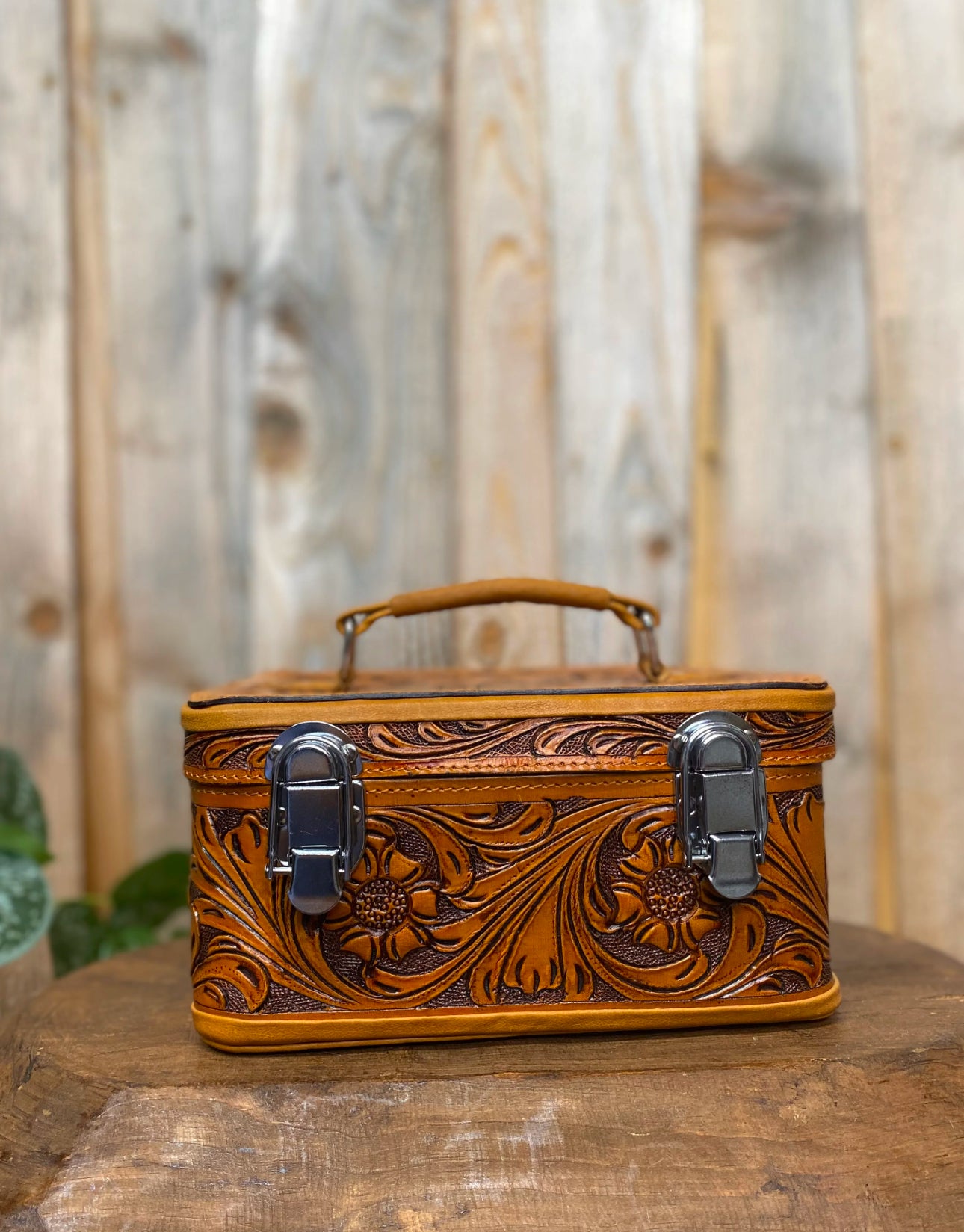 TAN TOOLED LEATHER WITH LOCKET JEWELRY BOX