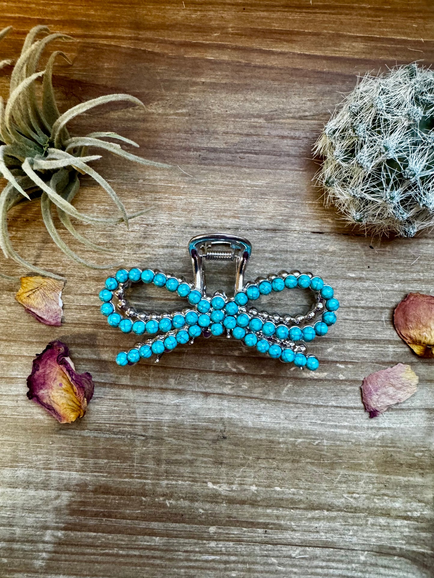 Turquoise magnesite bead bow hair clips