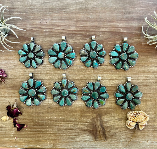 Flower turquoise pendant