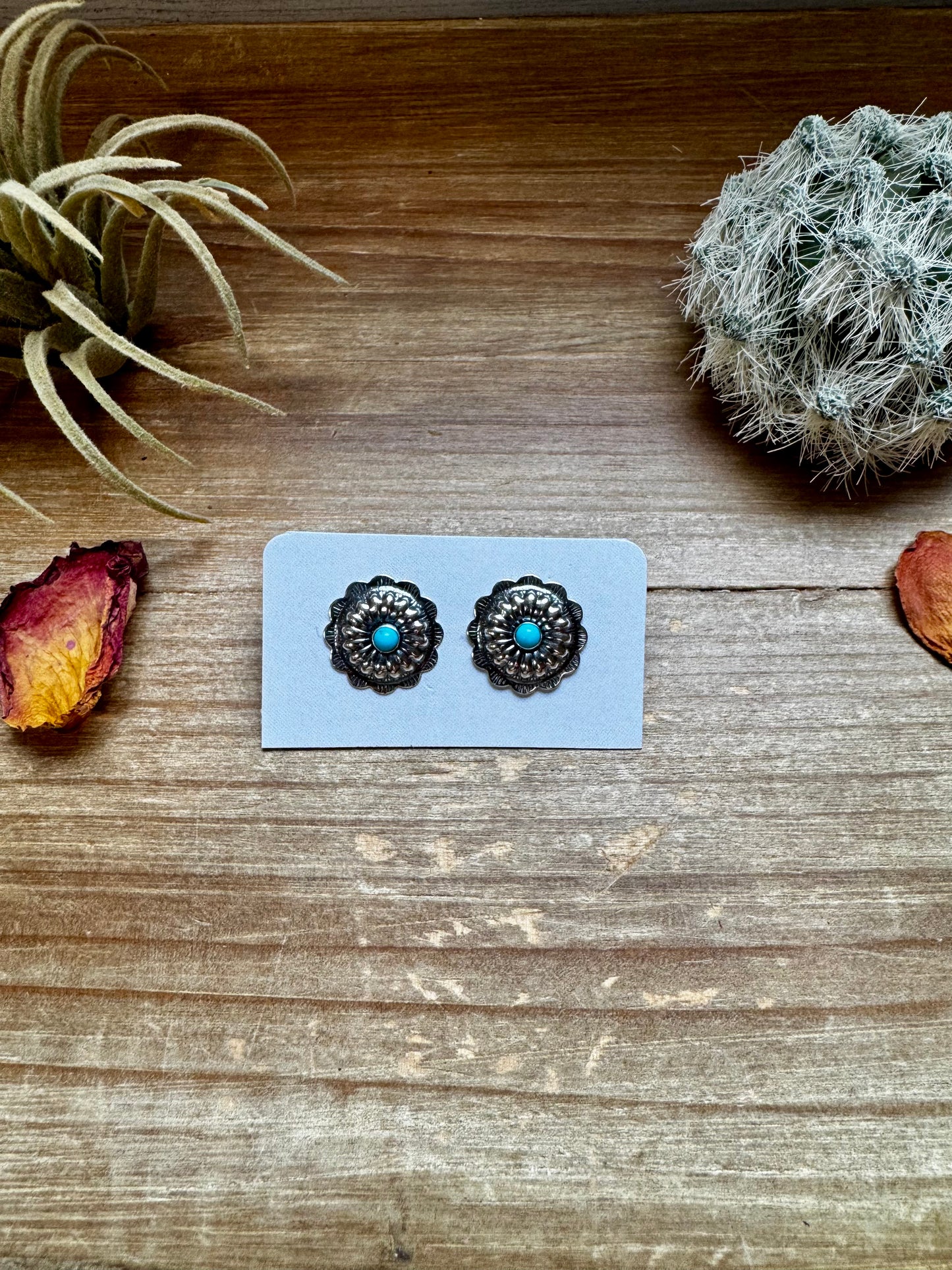 Round stud earrings with Kingman turquoise - sterling silver