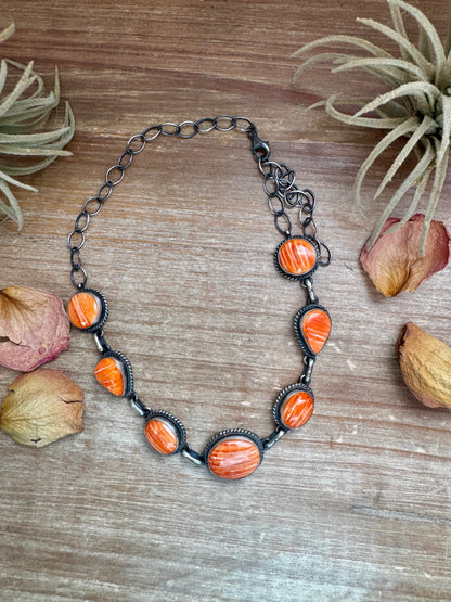 Bright spiny oyster and sterling silver pearl choker handmade by Native artist P. Skeets, 18-inch snug fit