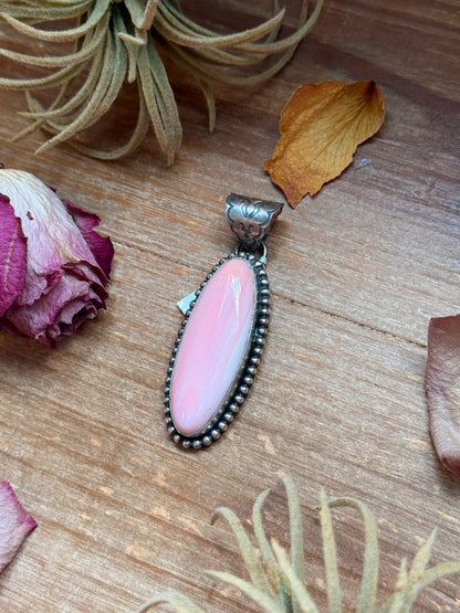Pink Conch Shell Sterling Silver Pendant – Long Oval – Stamped NED NEZ
