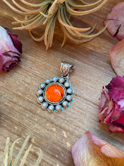 Pearl & Orange Spiny Shell Sterling Silver Pendant – Round