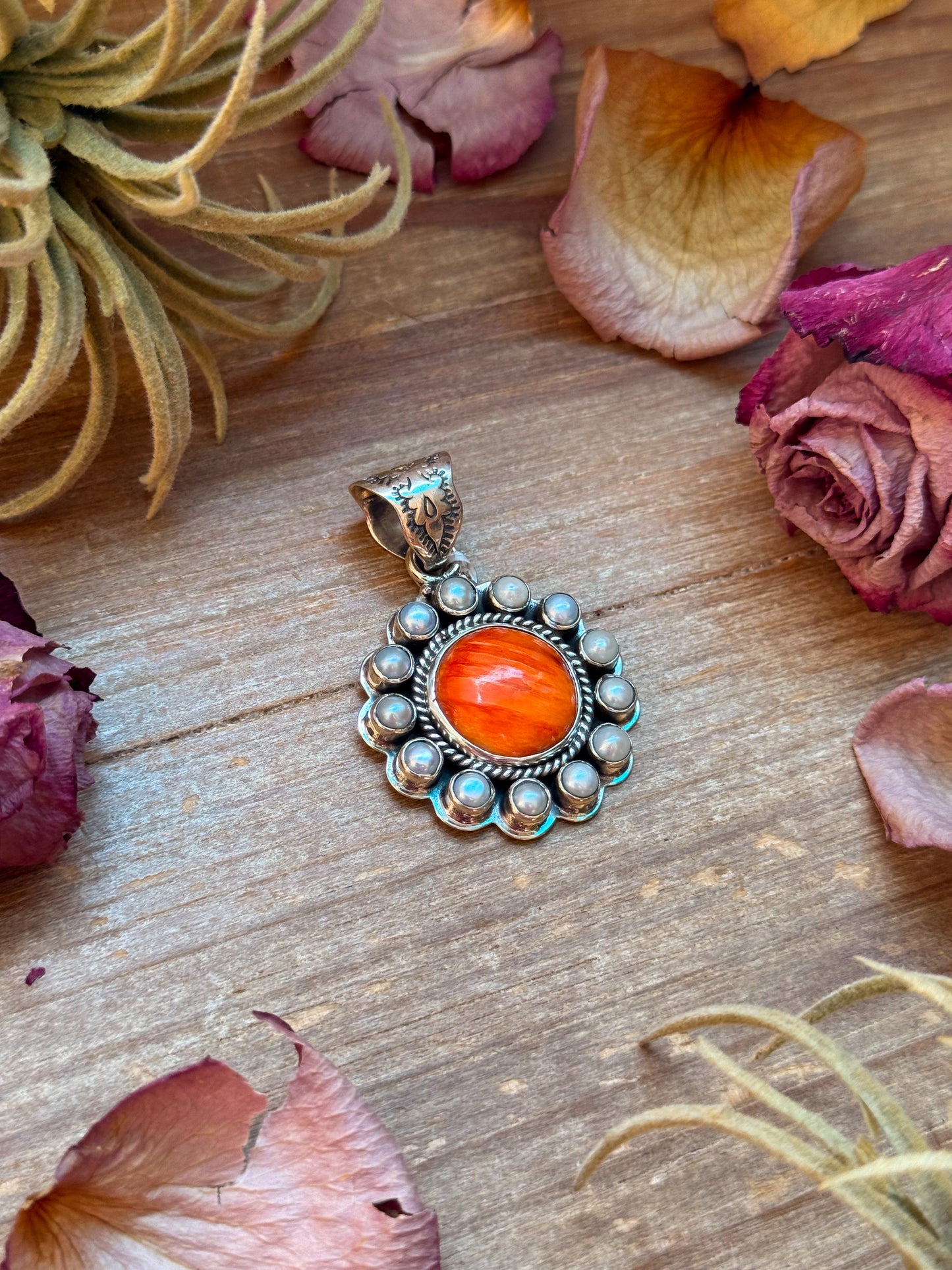 Pearl & Orange Spiny Shell Sterling Silver Pendant – Round