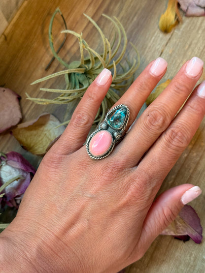 Kingman Turquoise & Pink Conch Sterling Silver Ring – Size 6.5