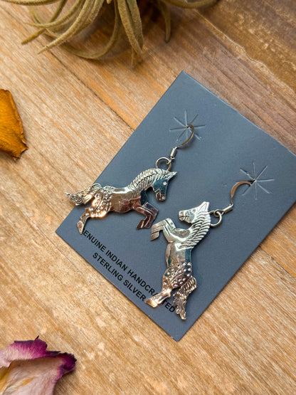 The Devon – Sterling Silver Horse Dangle Earrings – Native Made by L.Y.