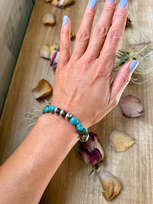 Sterling Silver Spiderweb Kingman Turquoise & Ponca Pearl Memory Wire Bracelet – Fits Up to 9” Wrist – Artist Jason Ogg