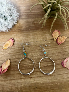 Mini hoop earrings with turquoise/spiny oyster beads